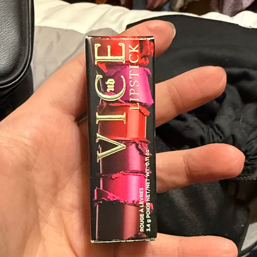 Urban Decay Soft Pink Lipstick - Picture 3 of 4